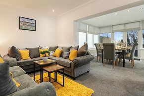 Ocean Waves - Ground Floor Apartment Pet Friendly Enclosed Garden