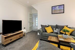 Ocean Waves - Ground Floor Apartment Pet Friendly Enclosed Garden