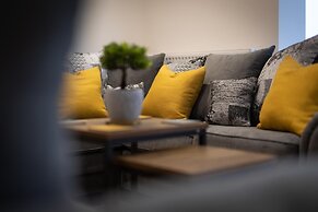 Ocean Waves - Ground Floor Apartment Pet Friendly Enclosed Garden