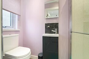 Ocean Waves - Ground Floor Apartment Pet Friendly Enclosed Garden