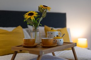 Ocean Waves - Ground Floor Apartment Pet Friendly Enclosed Garden