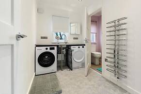 Ocean Waves - Ground Floor Apartment Pet Friendly Enclosed Garden