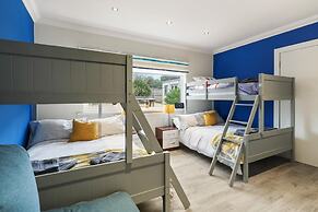 Ocean Waves - Ground Floor Apartment Pet Friendly Enclosed Garden