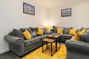 Plas Gwyn - Walk to Beach Parking Enclosed Garden