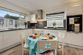 Plas Gwyn - Walk to Beach Parking Enclosed Garden