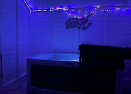 Freshwater - Hot Tub - Pet Friendly - Garden