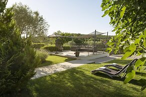 Art Villa Sis With Private Pool