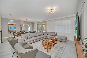 Storey Lake 9 Br Villa With Games Room And Theater 9 Bedroom Home by R