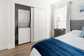 Hoosier Holiday 1 Bedroom Condo by RedAwning