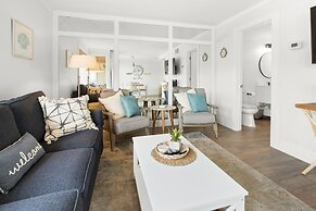 Hoosier Holiday 1 Bedroom Condo by RedAwning