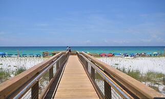 Hoosier Holiday 1 Bedroom Condo by RedAwning