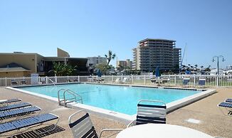 Hoosier Holiday 1 Bedroom Condo by RedAwning