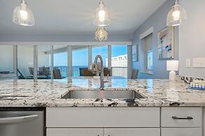 Tops'l 1111 2 Bedroom Condo by RedAwning