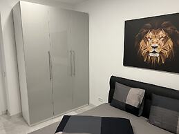 Stunning 3-Room Penthouse W10+W11