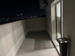 Stunning 3-Room Penthouse W10+W11