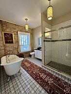 Bisbee Brownstone Suites