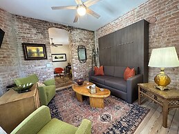 Bisbee Brownstone Suites