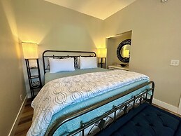 Bisbee Brownstone Suites