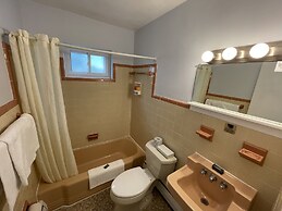 RusMar Motel