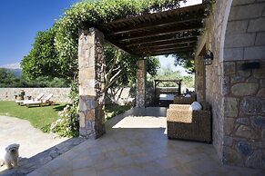 Private Polished Mansion w Private Pool Jacuzzi