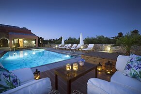 Private Polished Mansion w Private Pool Jacuzzi