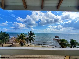 Lucky Duck Villa - Private Beach Escape