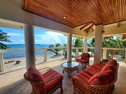 Lucky Duck Villa - Private Beach Escape