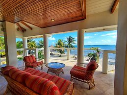 Lucky Duck Villa - Private Beach Escape