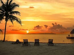 Lucky Duck Villa - Private Beach Escape