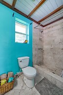 Lucky Duck Villa - Private Beach Escape