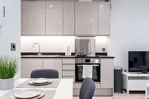 Seven Living Residences Solihull - 1 Bed Apartment Close to NEC and BH