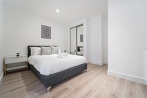Seven Living Residences Solihull - Modern Studios Close to NEC and BHX