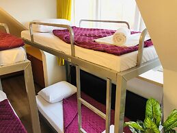 Room mate Hostel