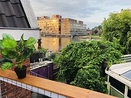 Room mate Hostel