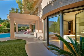 Luxurious Villa Philoxenia