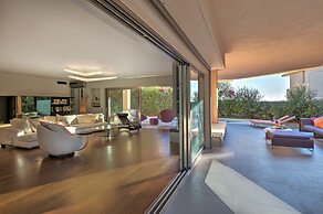 Luxurious Villa Philoxenia