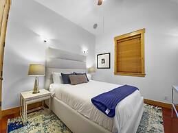 502 A Gold Coast! 3 Bedroom Townhouse by RedAwning