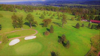 Rolling Pines Golf & Banquet Facility
