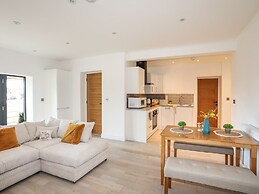 Bryn Min Manton Bach