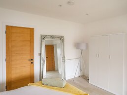 Bryn Min Manton Bach