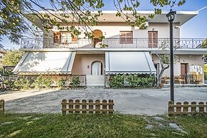 NIKOLOUZOS SUNNY ESTATE