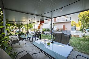 NIKOLOUZOS SUNNY ESTATE