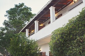 NIKOLOUZOS SUNNY ESTATE