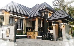 Villa Amaryllis Kaliurang