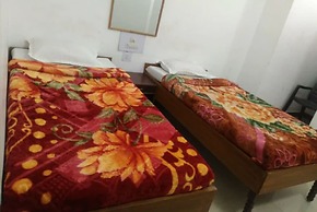 Goroomgo Sharda Guest House Bodhgaya