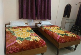 Goroomgo Sharda Guest House Bodhgaya