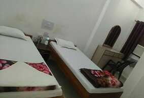 Goroomgo Sharda Guest House Bodhgaya