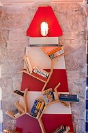 Happy Jackdaw in the Center of Split