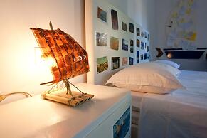 Happy Jackdaw in the Center of Split