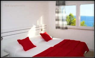 Beautiful Apartment for 3 Adults Next to the Beach